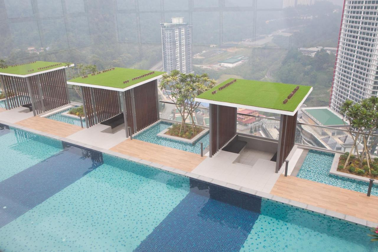 Swiss-Garden Hotel & Residences, Genting Highlands Exterior photo Sky Pool